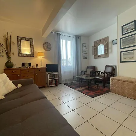 Saint-martin-de-re, Pres Des Commerces Et Restaurants, Ideal Pour Cyclistes - Fr-1-246c-20 Apartment